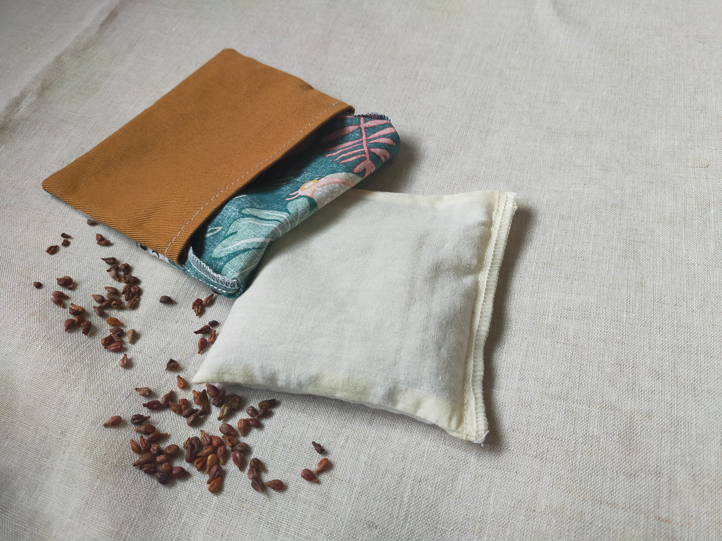 Dry hot water bottle with spelled seeds - Baby colic
