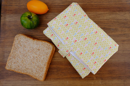 emballage en tissu pour sandwich, accessoire de rando et zéro déchet. pochette à collation pratique pour les sorties scolaires.