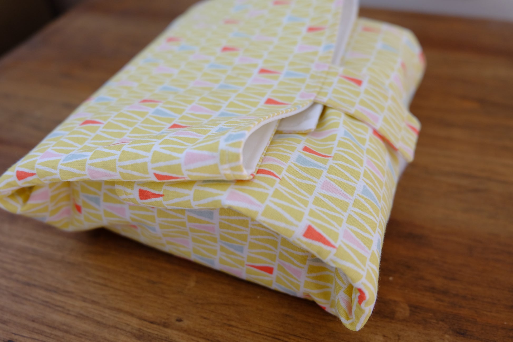 emballage en tissu pour sandwich, accessoire de rando et zéro déchet.  pochette alimentaire pratique pour les pique nique