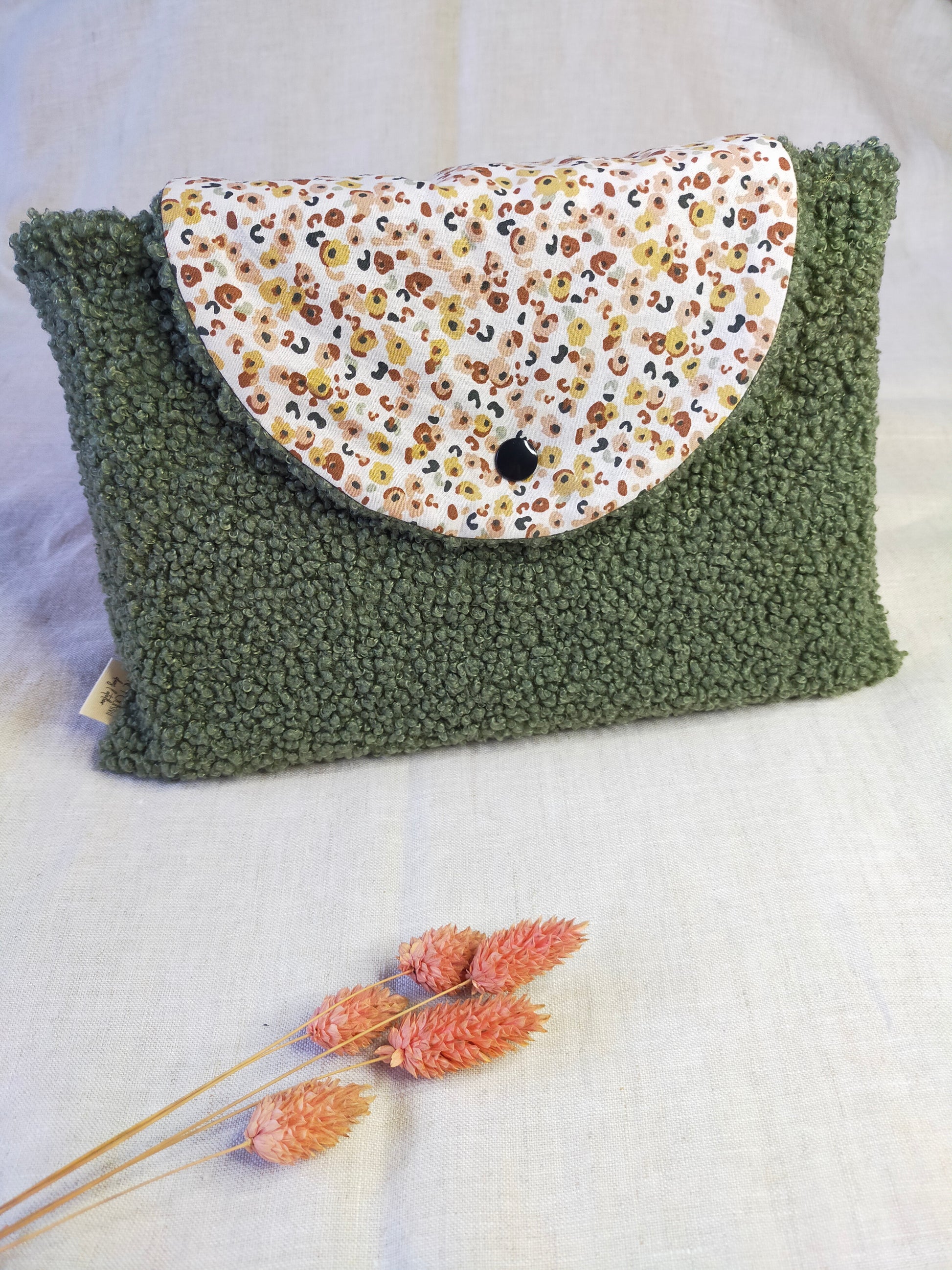 Pochette à livre Format Broché – Une Fourmi dans l'Atelier